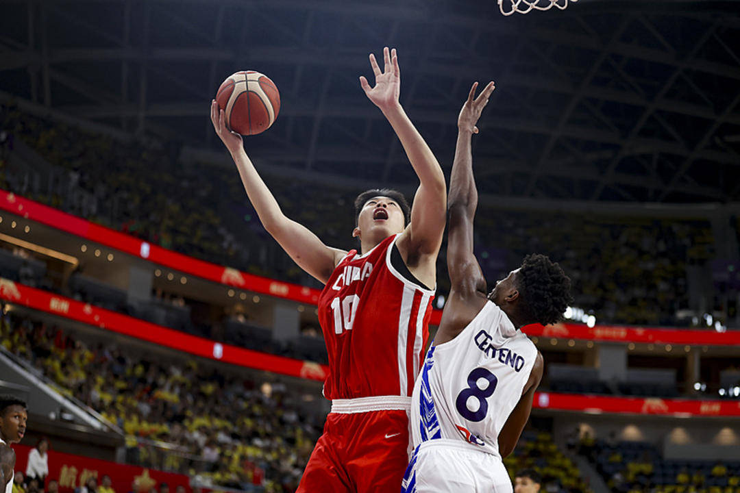 重庆男篮新晋队员表现亮眼，助力球队实现连胜