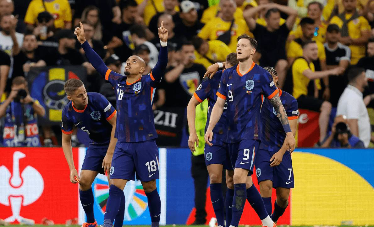 荷兰队在欧洲杯预选赛中大获全胜 荷兰队在欧洲杯预选赛中大获全胜