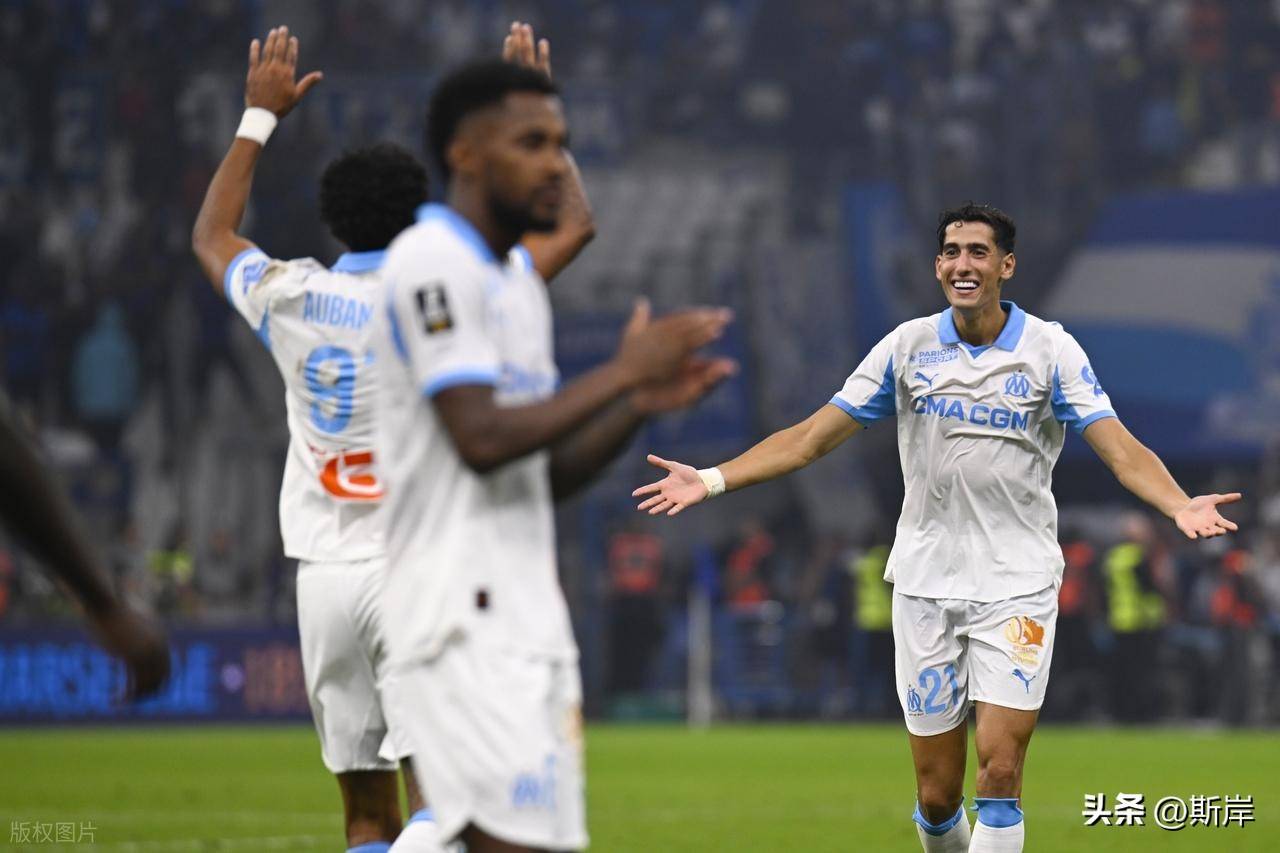 开云体育官方入口-马赛球队集体失误惨败，主帅表示接受责任