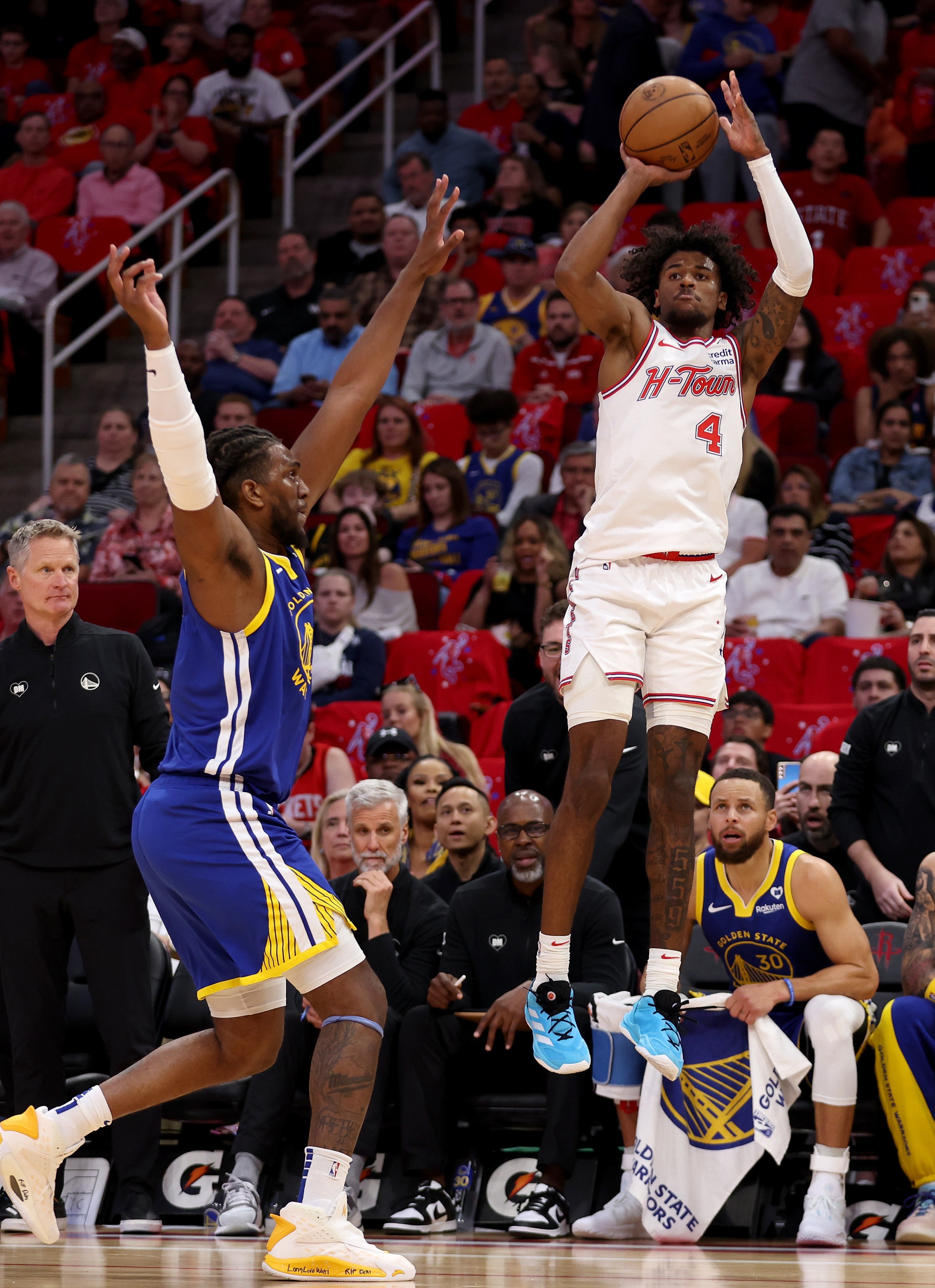 勇士豪取十一连胜，再胜尼克斯